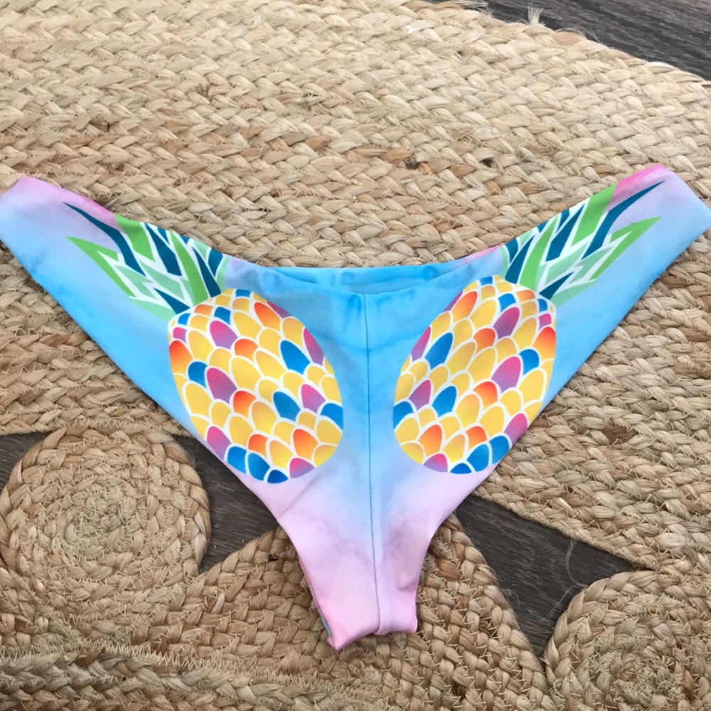 MOANA FRUIT SALAD BOTTOMS